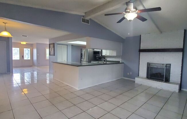 Gorgeous 4-Bedroom, 2-Bathroom Pool Home in Brandon (MOVE-IN SPECIAL/$500 OFF 2ND MONTH!!!)