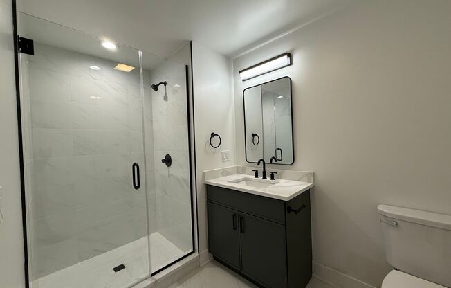 1 bed, 1.5 baths, 689 sqft, $3,395, Unit 204