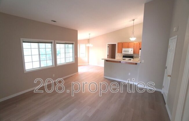 6589 W LUCKY LN