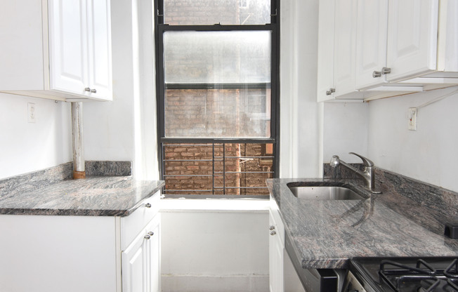 2 beds, 1 bath, $3,041, Unit 3B