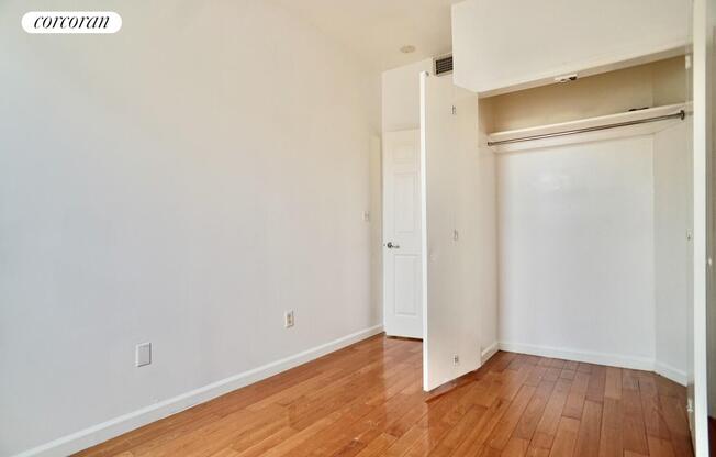7402 5 AVE