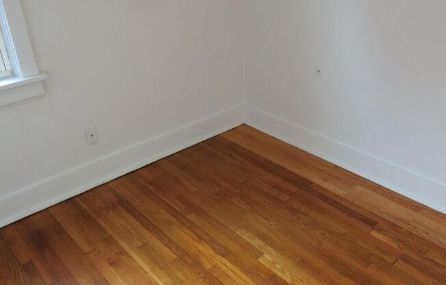 Available January 1,2026 Lease ends July 27th 2026