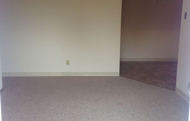 2 beds, 1 bath, 800 sqft, $1,019, Unit 8034 - 202