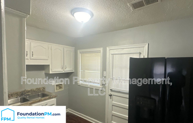 2 beds, 1 bath, 744 sqft, $850