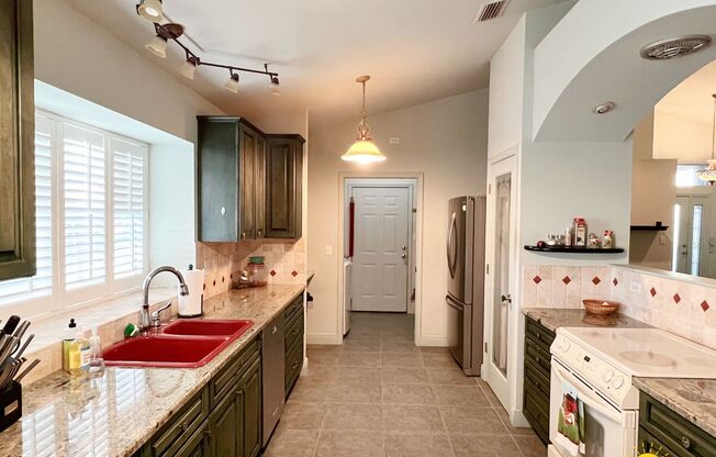 Custom home in the heart of Fort Walton Beach!