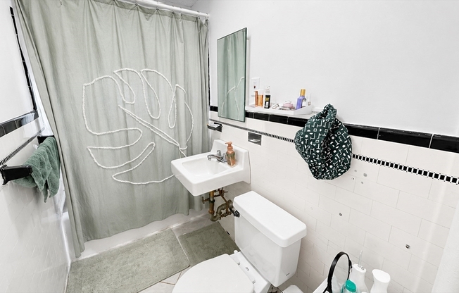 1 bed, 1 bath, 550 sqft, $2,195, Unit 28