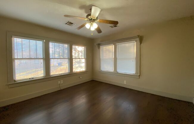 2 beds, 1 bath, $1,395