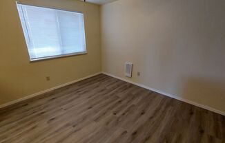 2 beds, 1 bath, 850 sqft, $1,595, Unit Unit 3