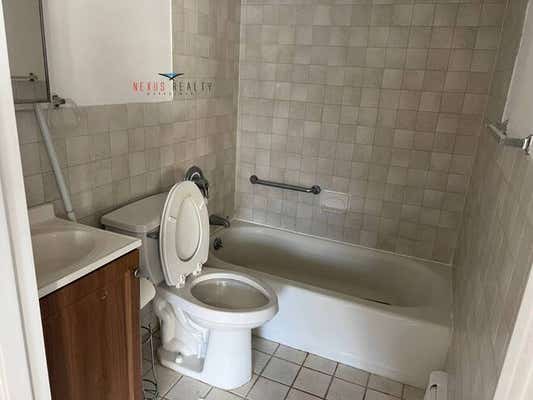 35 4 28 AVE