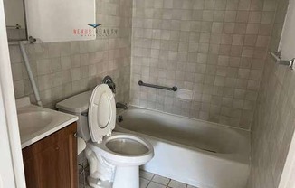 35 4 28 AVE
