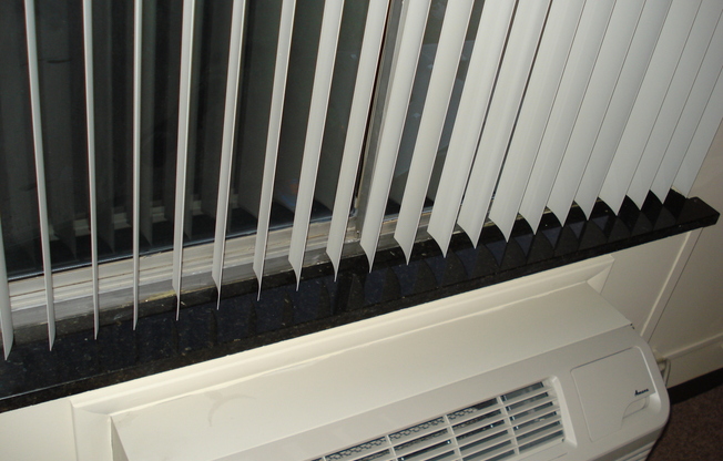 1 bed, 1 bath, 715 sqft, $1,095, Unit PTE 205