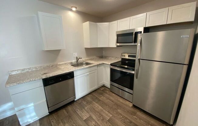 2 beds, 1 bath, 950 sqft, $1,425, Unit Unit 21