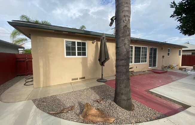 4 Bedroom House on Leo with Garage!