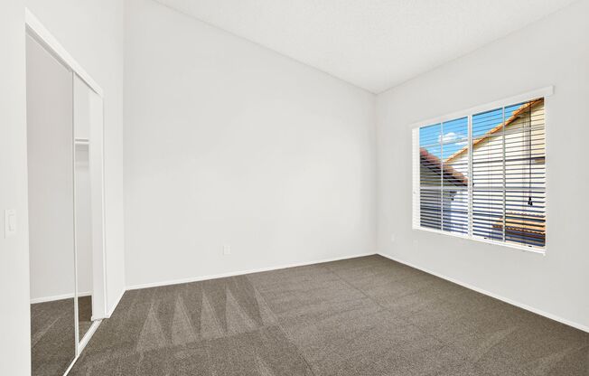 2 beds, 1 bath, 810 sqft, $2,075, Unit E145