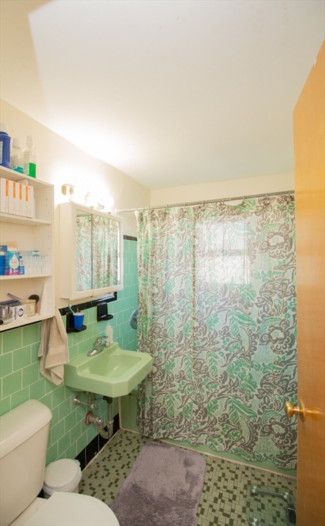 1 bed, 1 bath, 600 sqft, $2,600, Unit 3