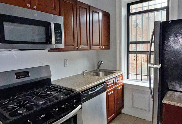 320-Hummingbird Properties, LLC