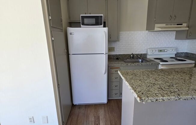 4033 Hamilton Ave - E3 Sleek 1BR Near Downtown Campbell & Major Highways