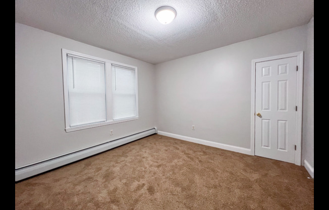 3 beds, 1 bath, $1,750, Unit 1st Fl