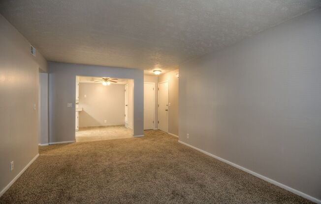 1 bed, 1 bath, 720 sqft, $925, Unit 18