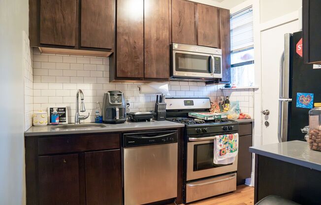 2 beds, 1 bath, 700 sqft, $1,775, Unit 3002-3N