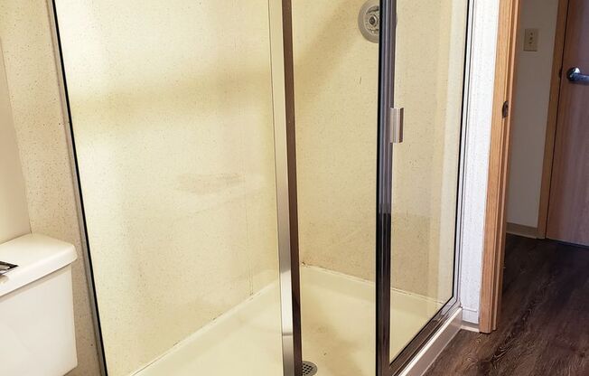 3 beds, 3 baths, $3,850, Unit 305