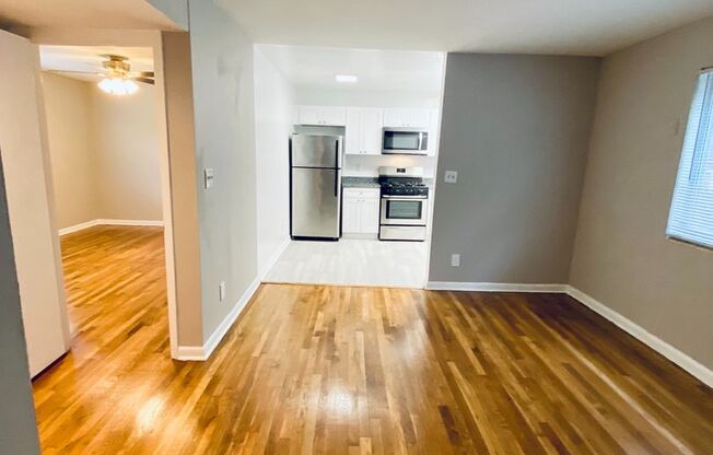 1 bed, 1 bath, 675 sqft, $1,425, Unit B10