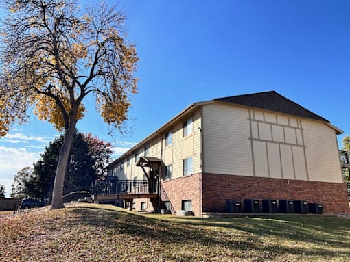 the building where the hotel is located