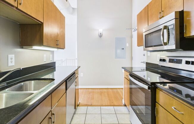 3 beds, 2 baths, 1,229 sqft, $1,710, Unit 4F