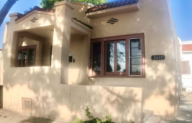 Charming 2 Bedroom 1 1/2 Bath Craftsman Ready To Move In!