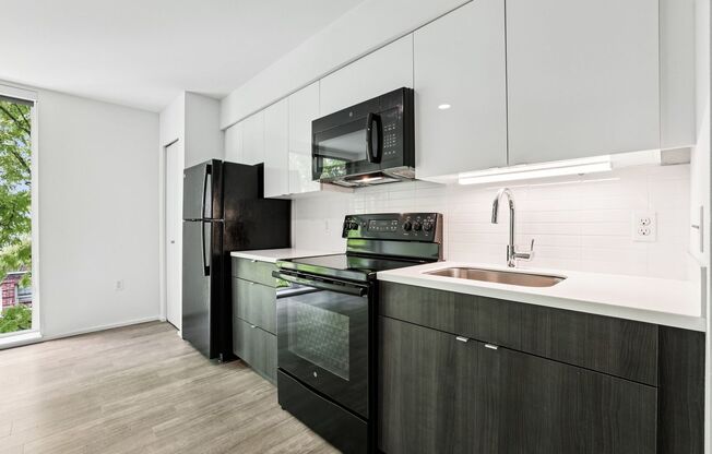 Studio, 1 bath, 305 sqft, $1,495, Unit 602
