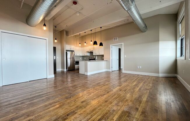 2 beds, 2 baths, 957 sqft, $2,400, Unit UNIT 611