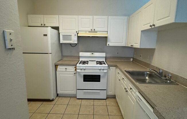 2 beds, 2 baths, $1,700