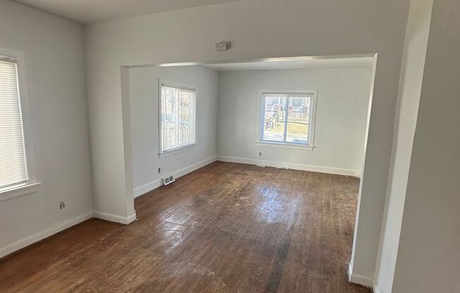 2 bed 1 bath update home with original hardwood