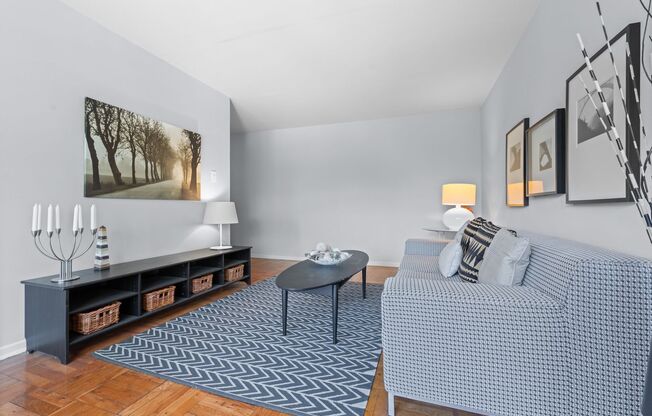 2 beds, 1 bath, 930 sqft, $1,625, Unit 415