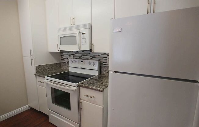 1 bed, 1 bath, 660 sqft, $2,695, Unit 117