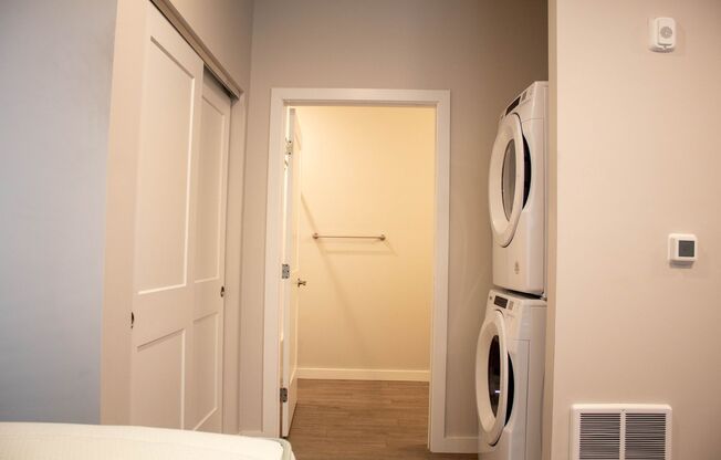 Studio, 1 bath, 470 sqft, $1,320