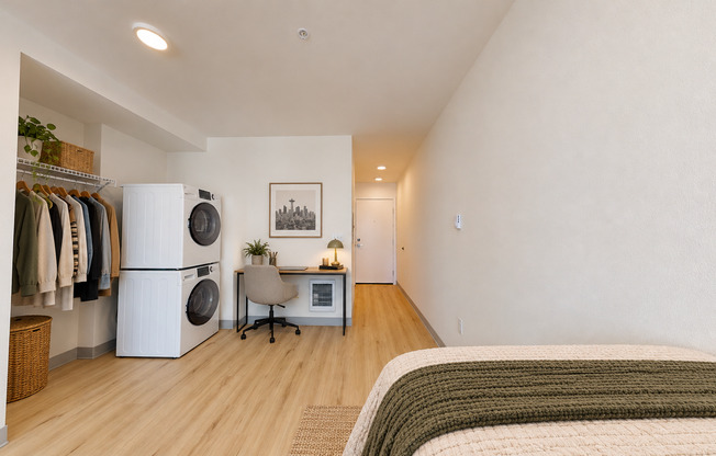 Studio, 1 bath, 287 sqft, $1,199, Unit 329