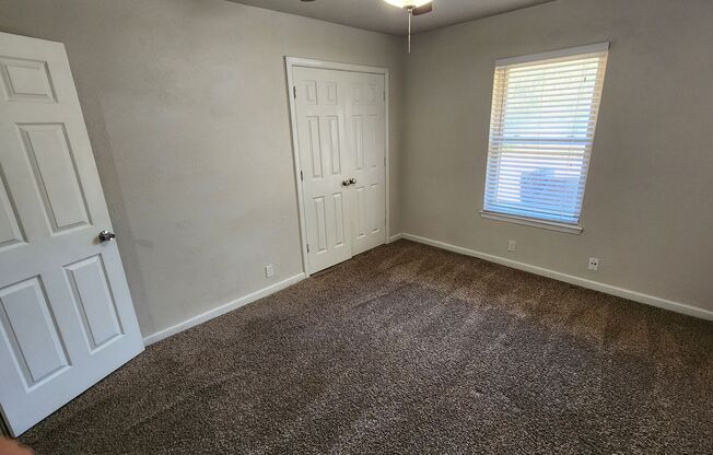 3 beds, 1 bath, $1,595