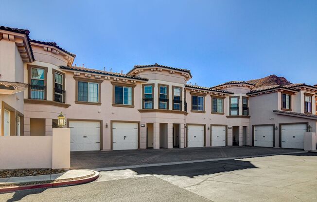 Luxury Resort Style Condo in Lake Las Vegas