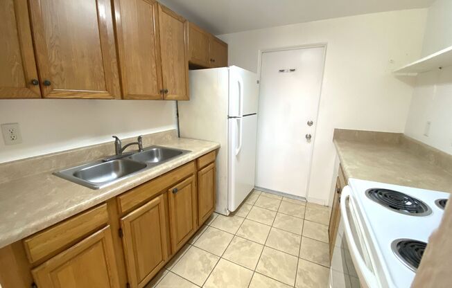 2 beds, 1 bath, $1,250