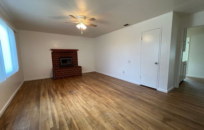 3 Bedroom House in Clairemont Mesa with 1 Car Garage