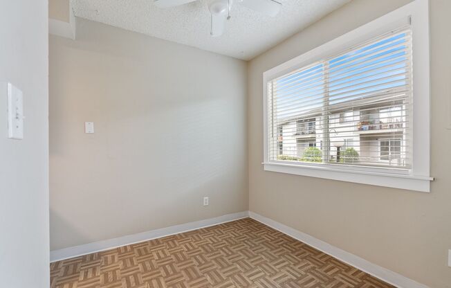 1 bed, 1 bath, 675 sqft, $1,195, Unit #11