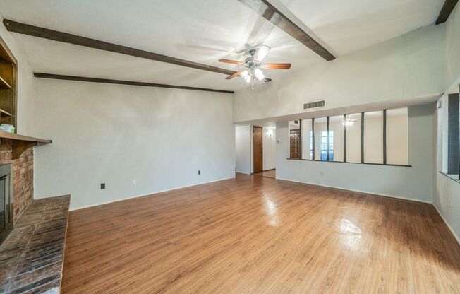 Move-In Ready 3-bed 2-bath!
