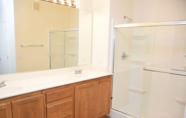 3 beds, 2 baths, $1,650