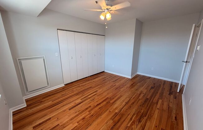 2 beds, 1 bath, 1,000 sqft, $2,200, Unit 204