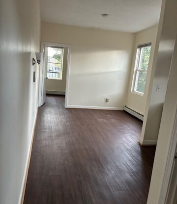 1 bed, 1 bath, $2,000, Unit 8