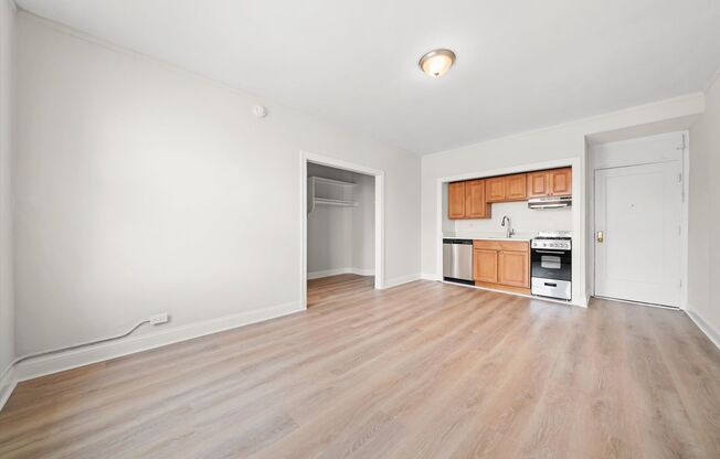 Studio, 1 bath, 380 sqft, $1,650, Unit 137