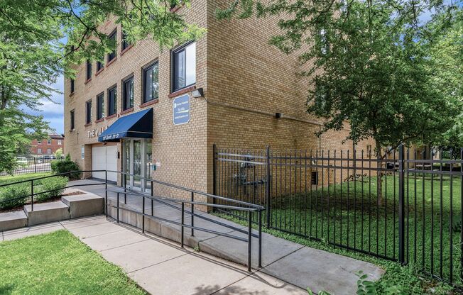 Studio, 1 bath, 500 sqft, $925, Unit 33