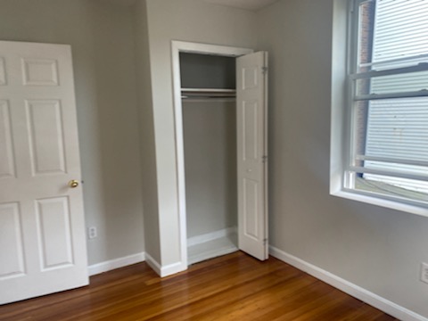 2 beds, 1 bath, $3,500, Unit 4