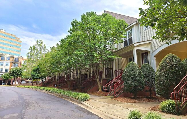 Hot 2 bed 2.5 bath townhome  in Uptown Charlotte!
